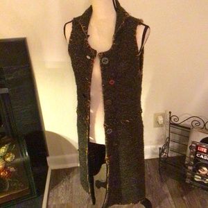 Curious Long Sweater Vest